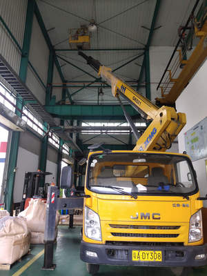 工廠車間高空房頂換燈高空作業車 路燈車吊籃車出租